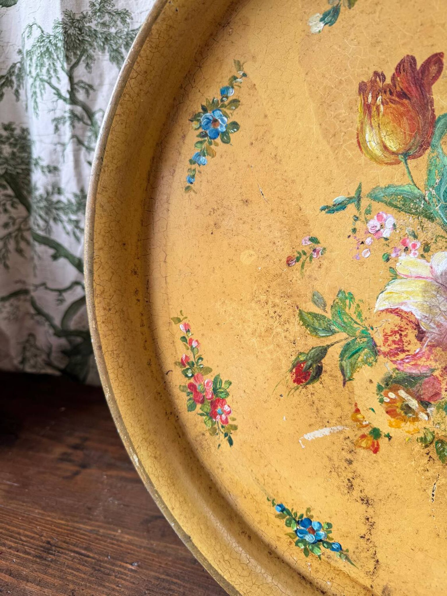 Old and large painted sheet metal tray / late 19th century
