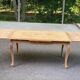 Table à manger Louis XV extensible rénovée en bois brut