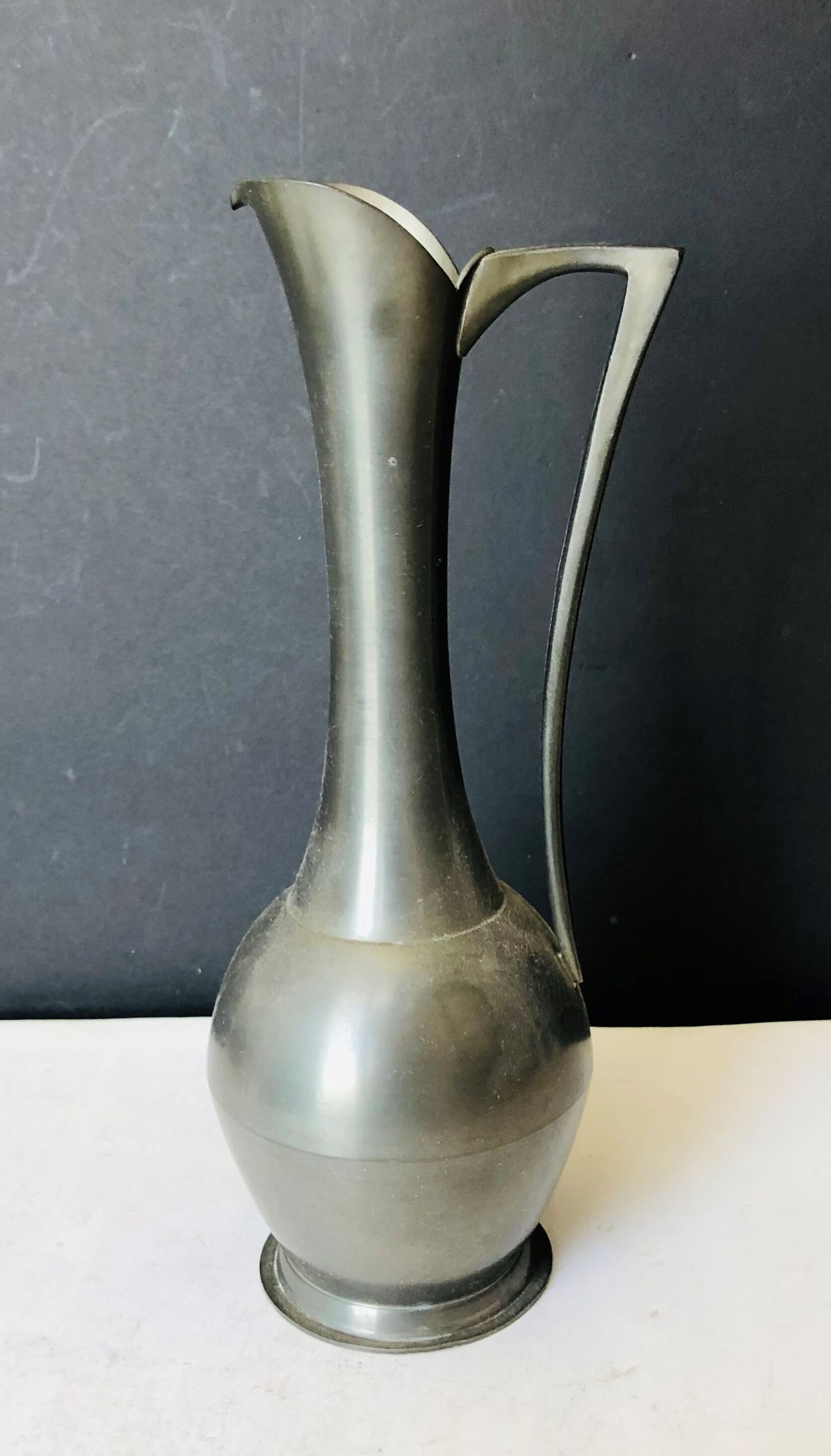 Soliflore vase made of tin