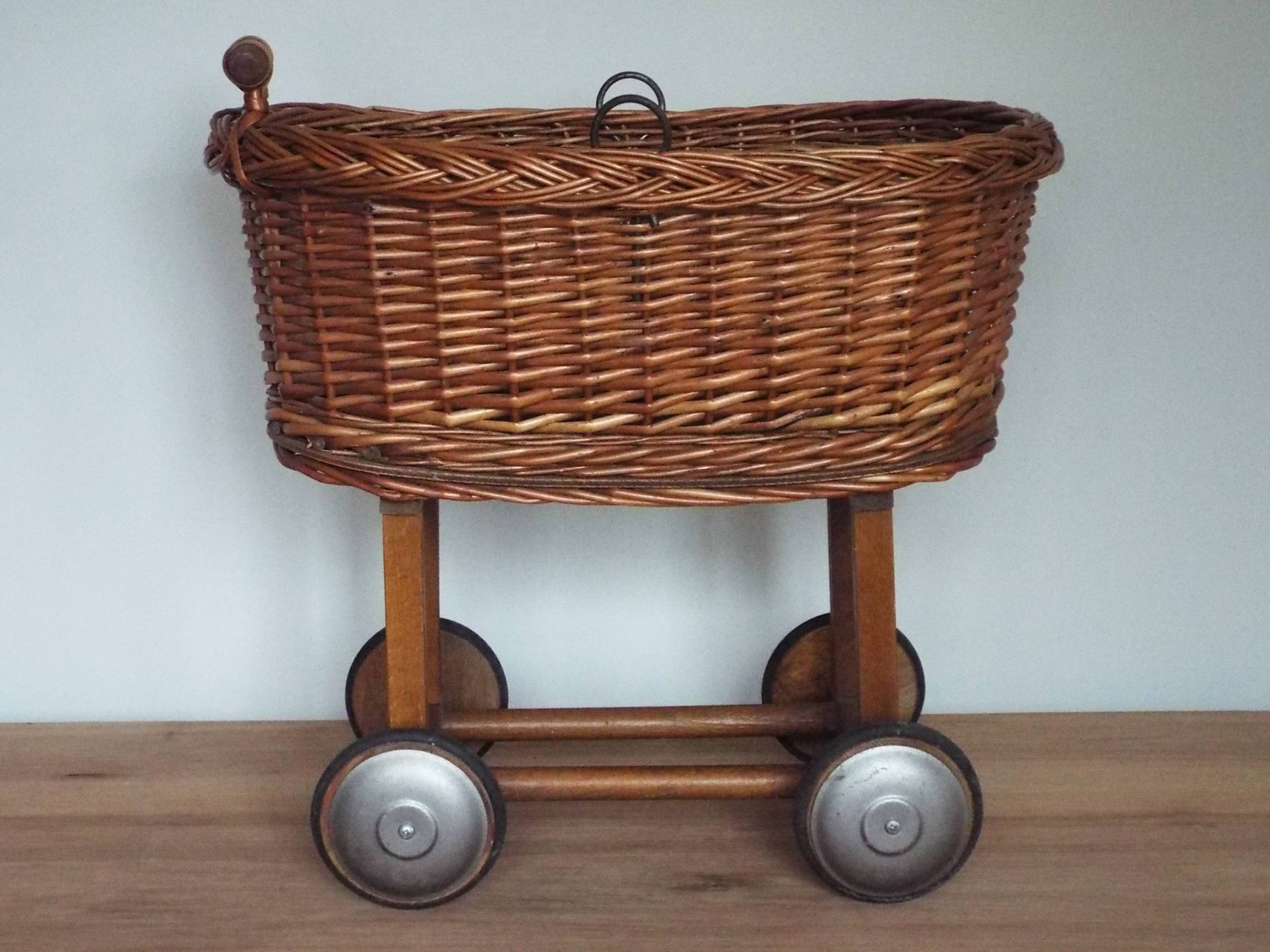 Doll or cuddly toy pram