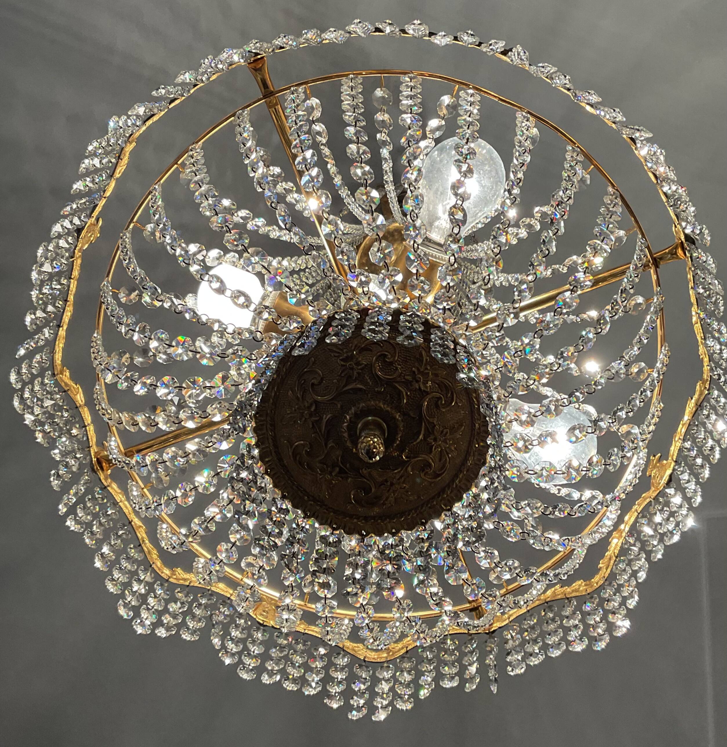 Balloon chandelier in bronze and crystal pendants