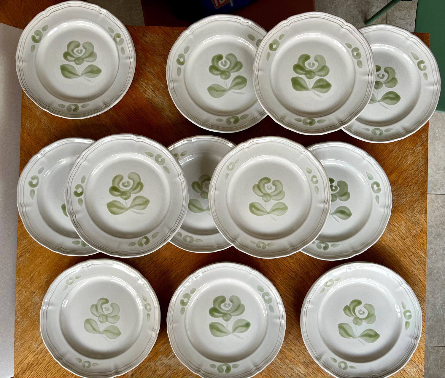 12 flat plates in earthenware, Niderviller