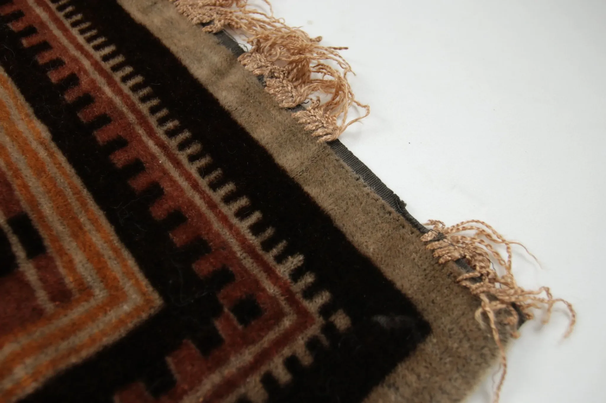 Art deco velour rug with fringes – 1930s, 142 x 91 cm
