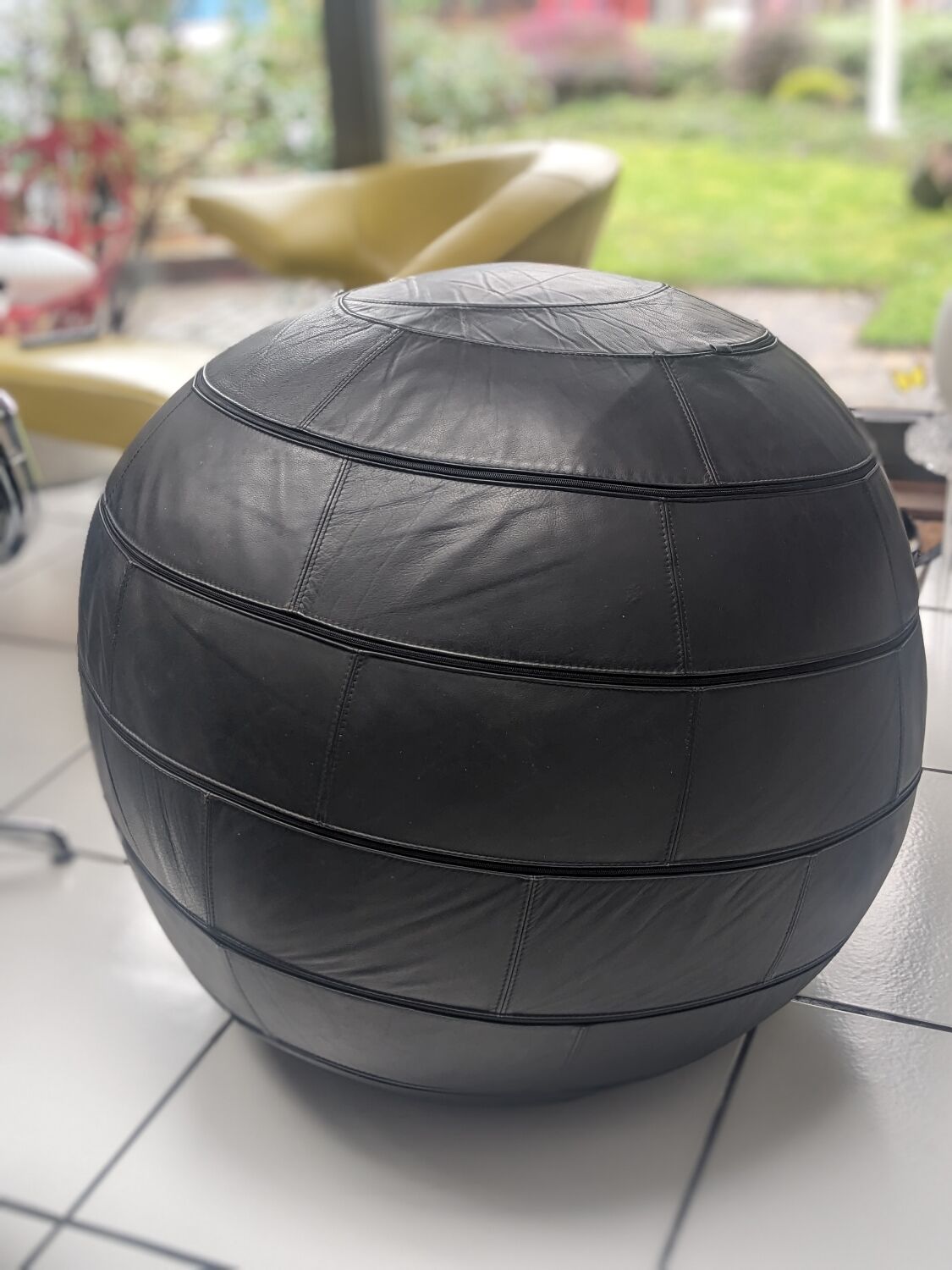 Black leather ottoman by Edwin and Niekel Taco for Leolux 90