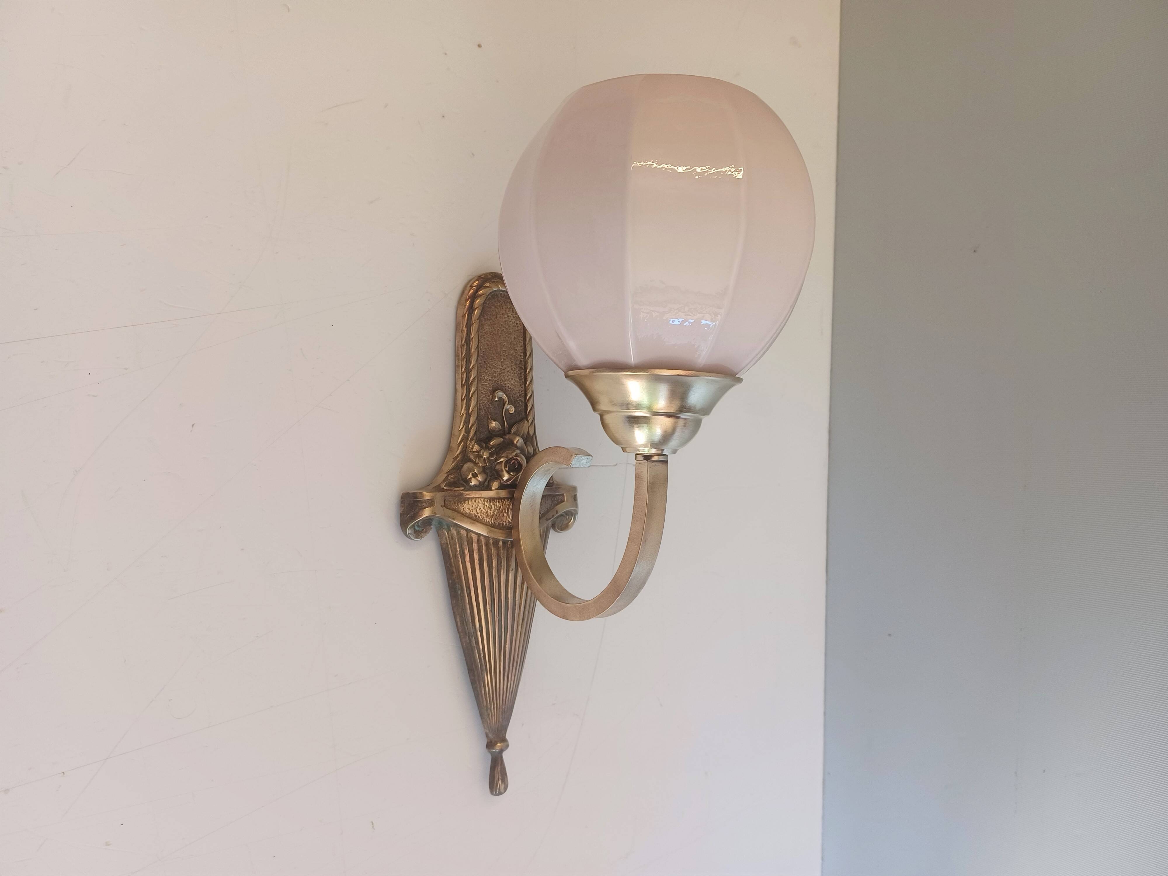 Ancienne applique art nouveau - Bronze et opaline