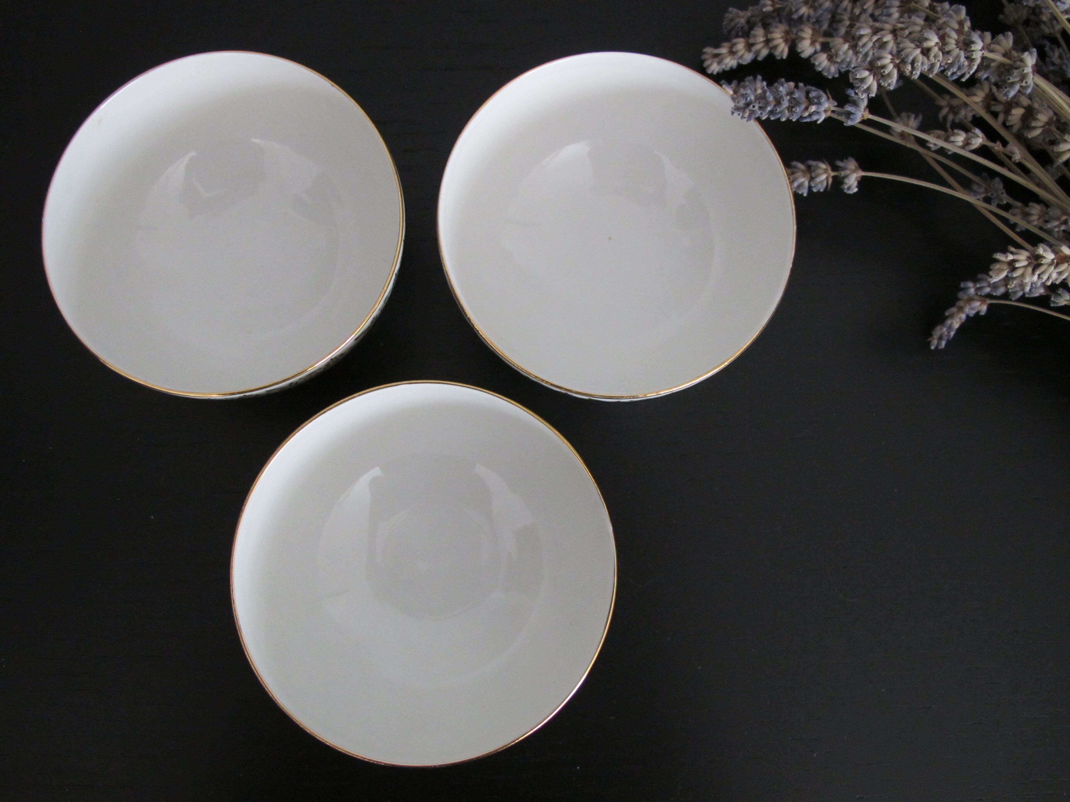 Set of 3 porcelain bowls