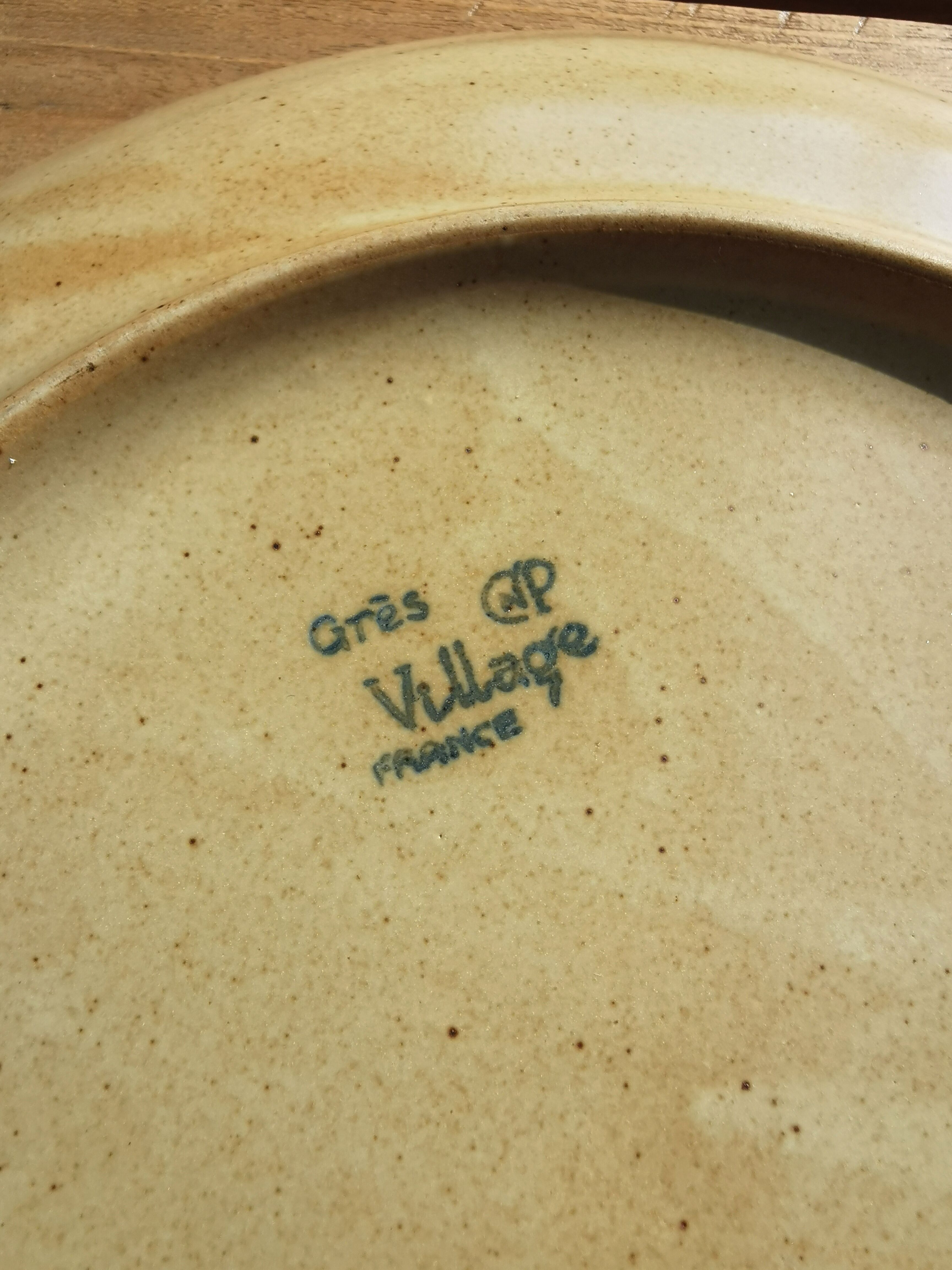 Full service in CNP Village sandstone