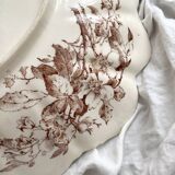 Antique wall fountain in ironstone, "Spring" Gien earthenware, late 19th century