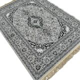 Oriental style rug 190cm x 140cm