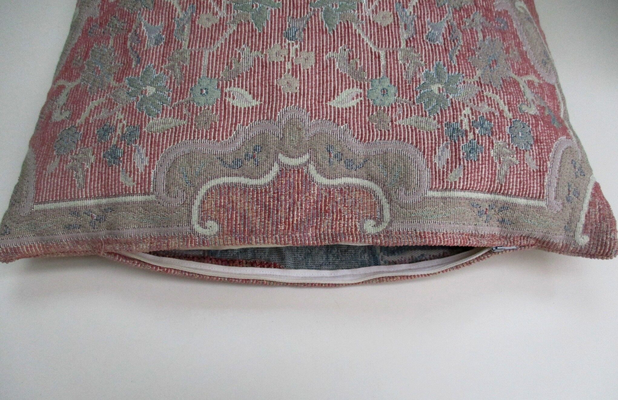 Coussin en tapisserie d'ameublement