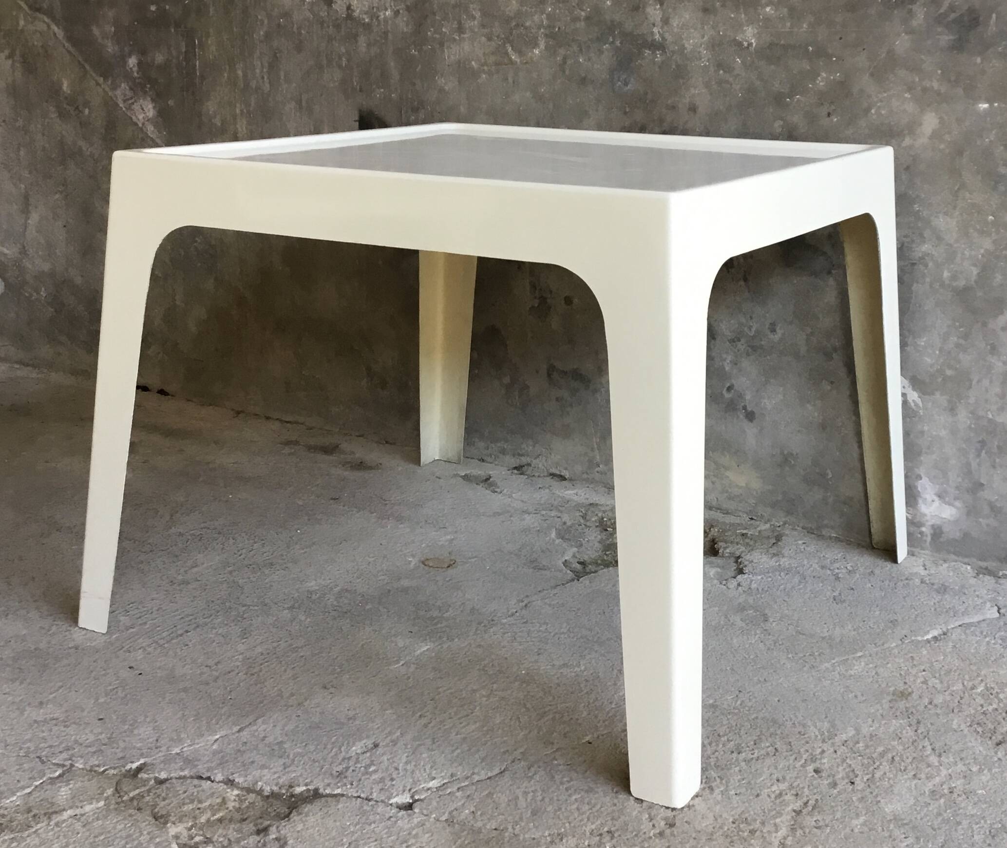 Table à manger carrée en fibre de verre - design space-age 1960