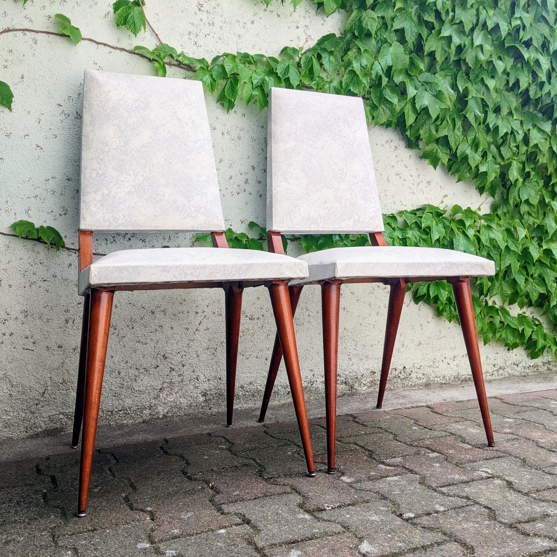 Chaises de salon pieds compas années 60
