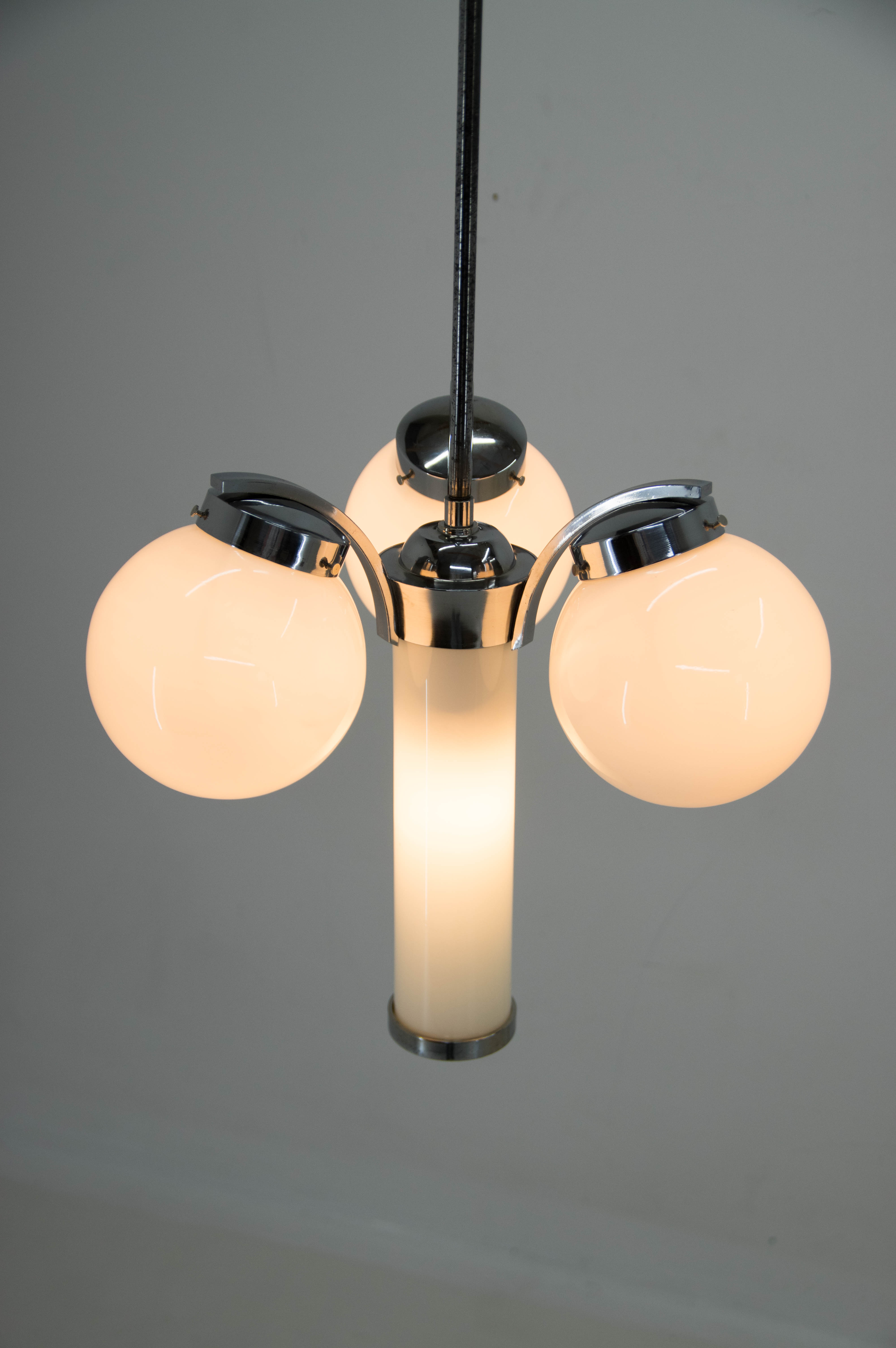 Lustre art déco en chrome et verre, années 1930