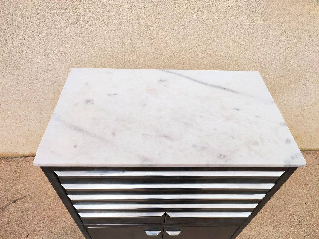 Vintage dentist furniture – Industrial style, steel, marble, ideal for lofts and workshops.