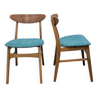 2 green chairs by Faldsed