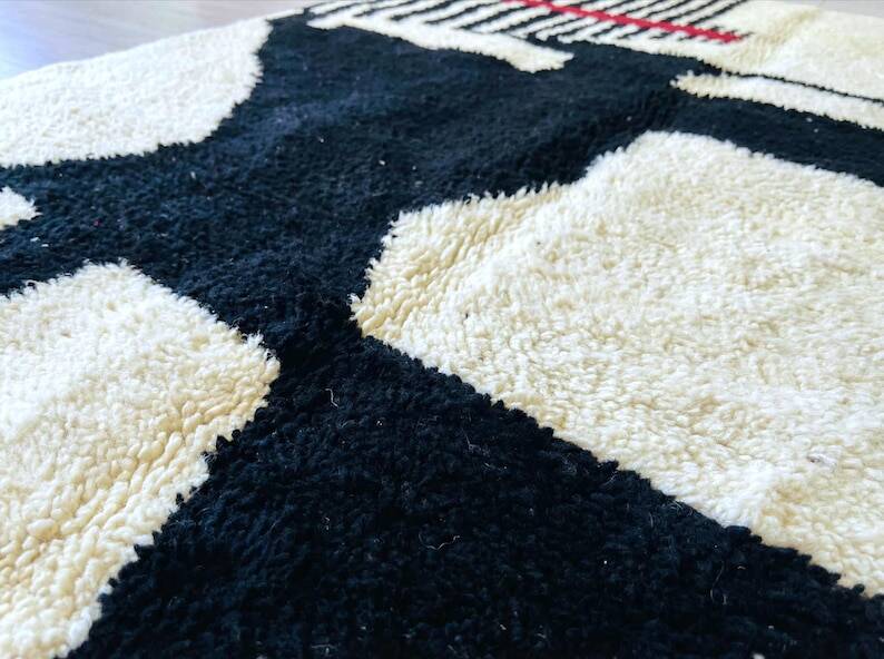 Magnificent Moroccan handmade rug 200cm x 300cm.