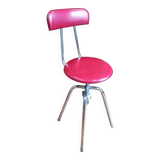 Red swivel chair