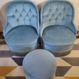 Paire de fauteuils Crapaud et un pouf en velours bleu Vintage