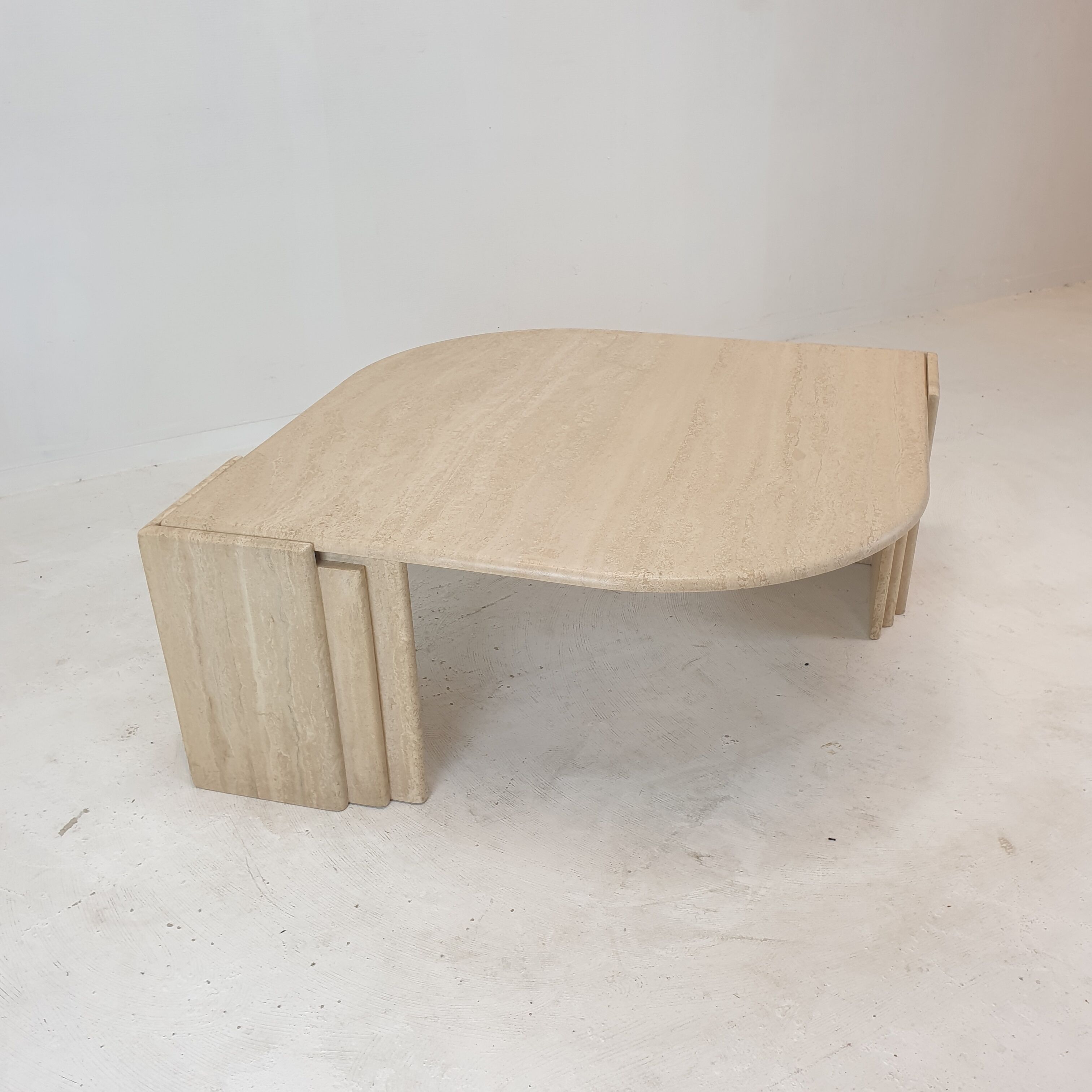Table basse en travertin italien, années 1980