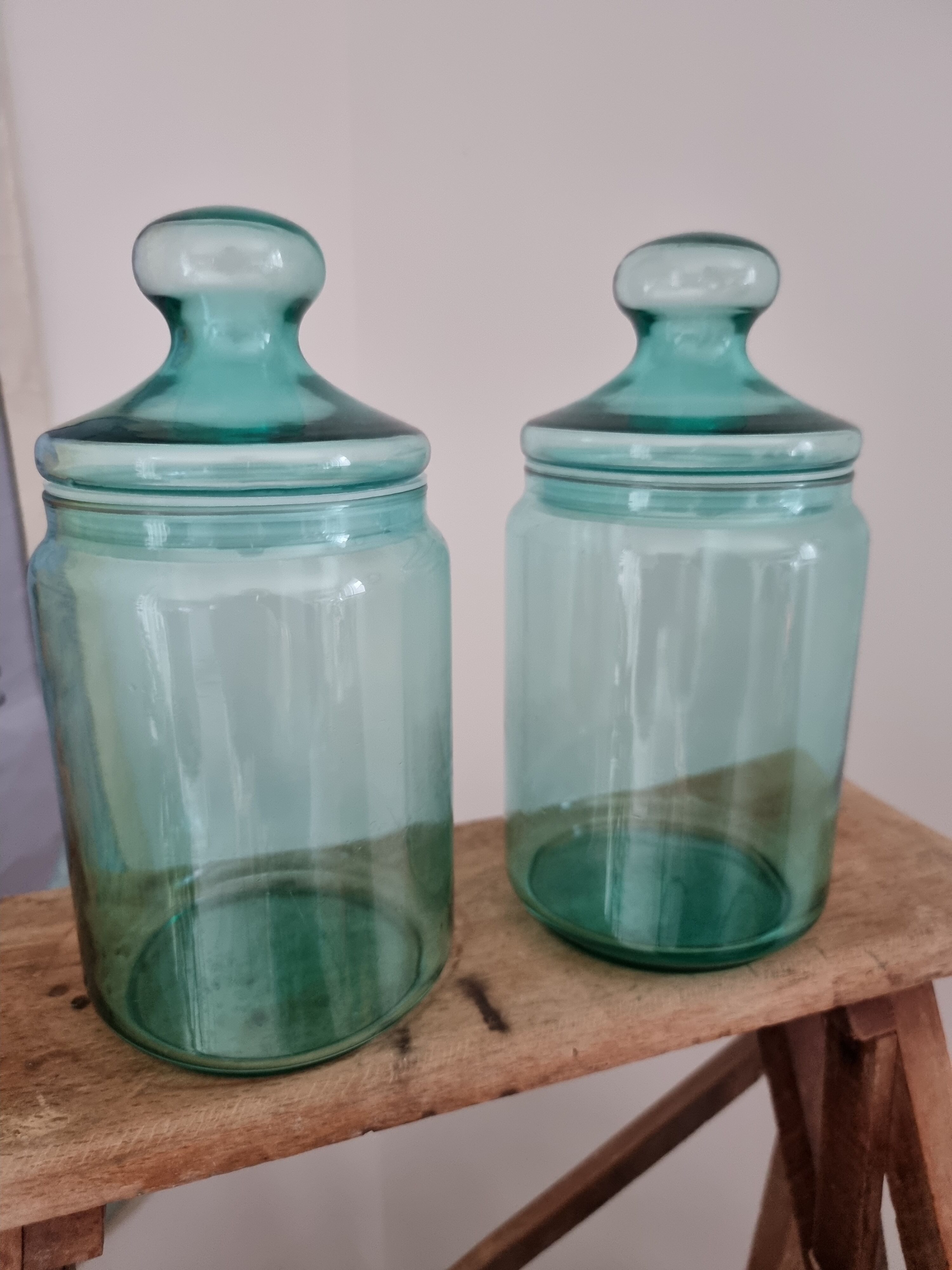 Set of 2 glass jars