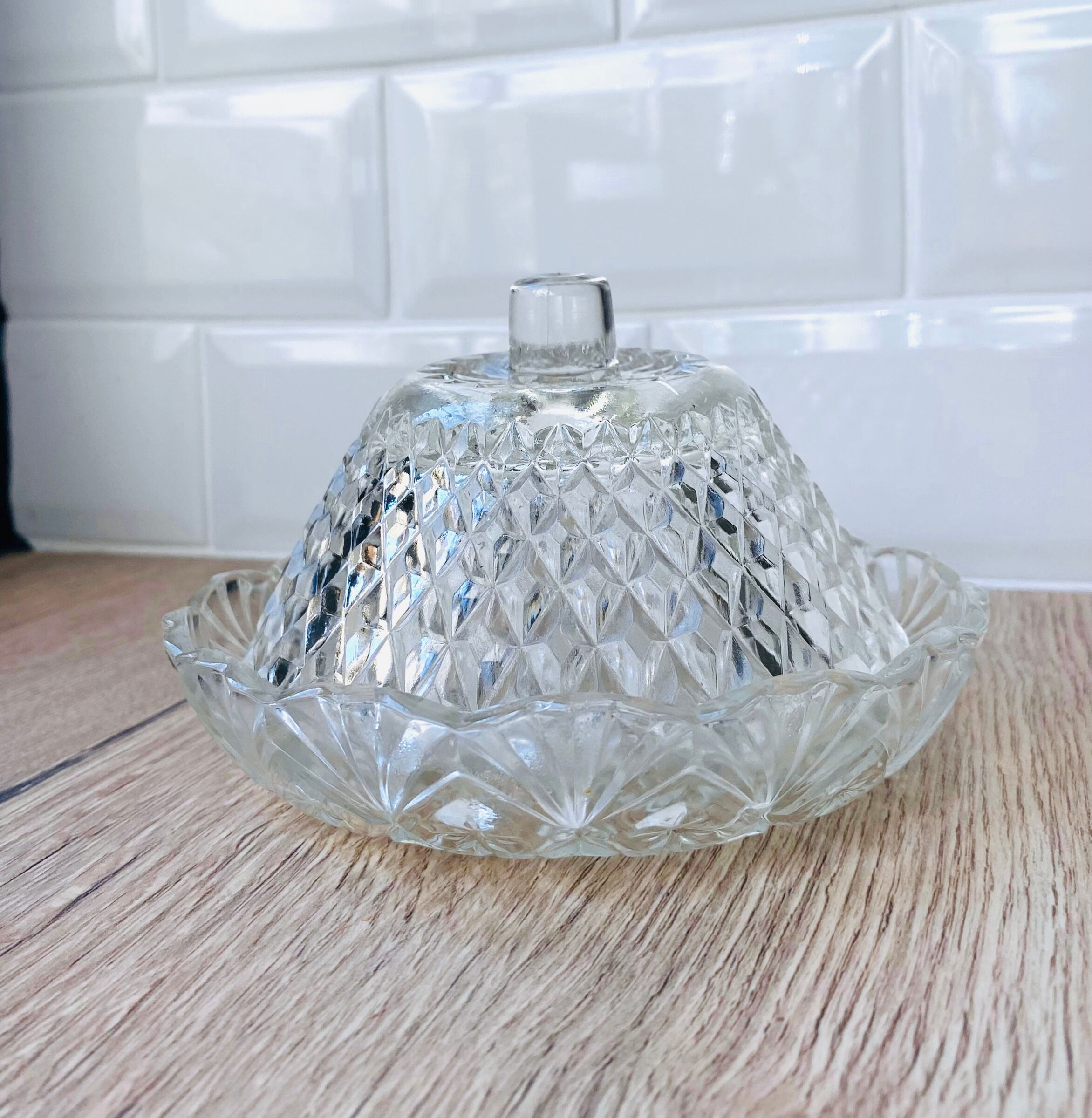 Chiseled glass butter tray