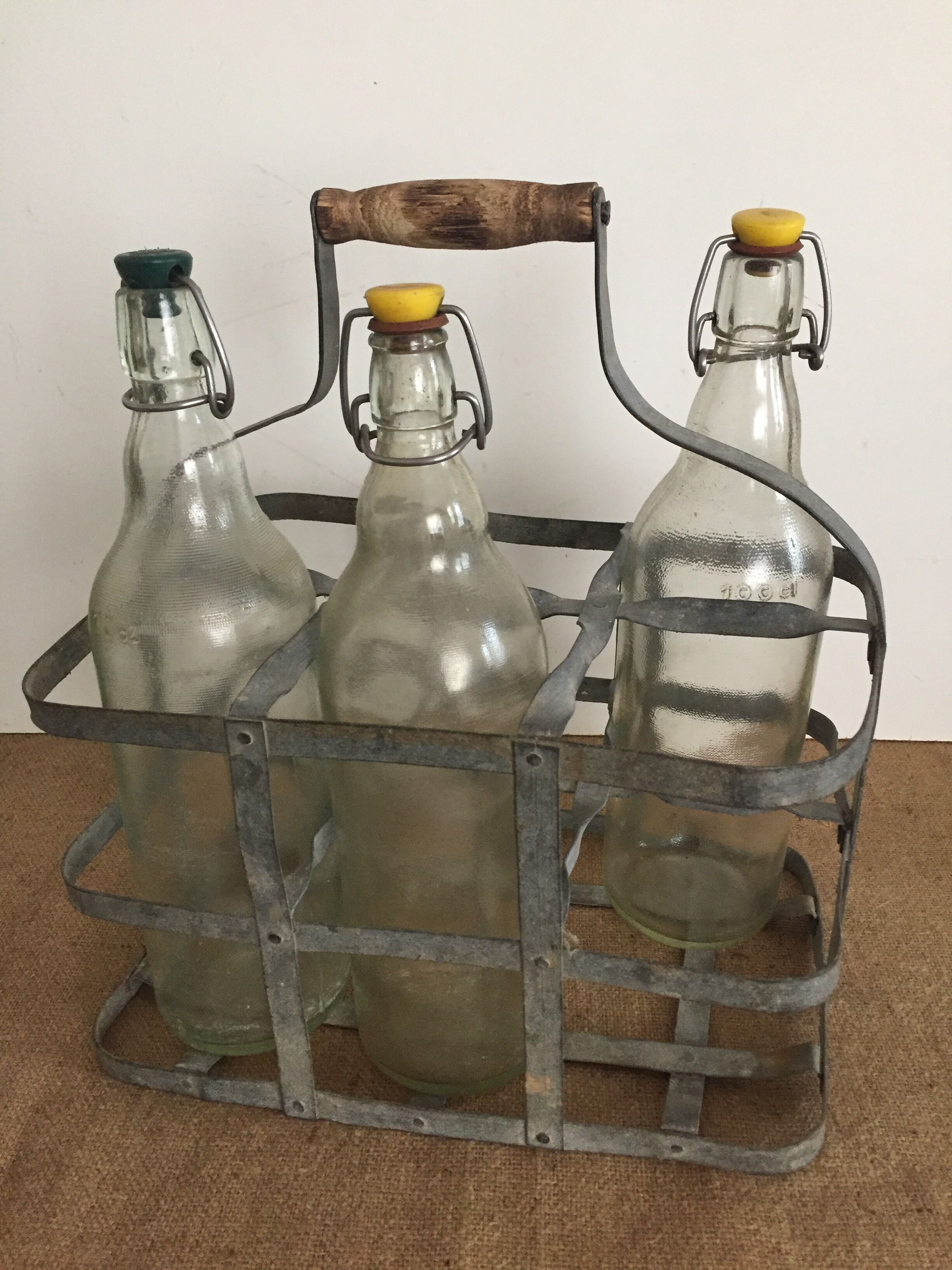 Zinc bottle locker, called "6 holes"