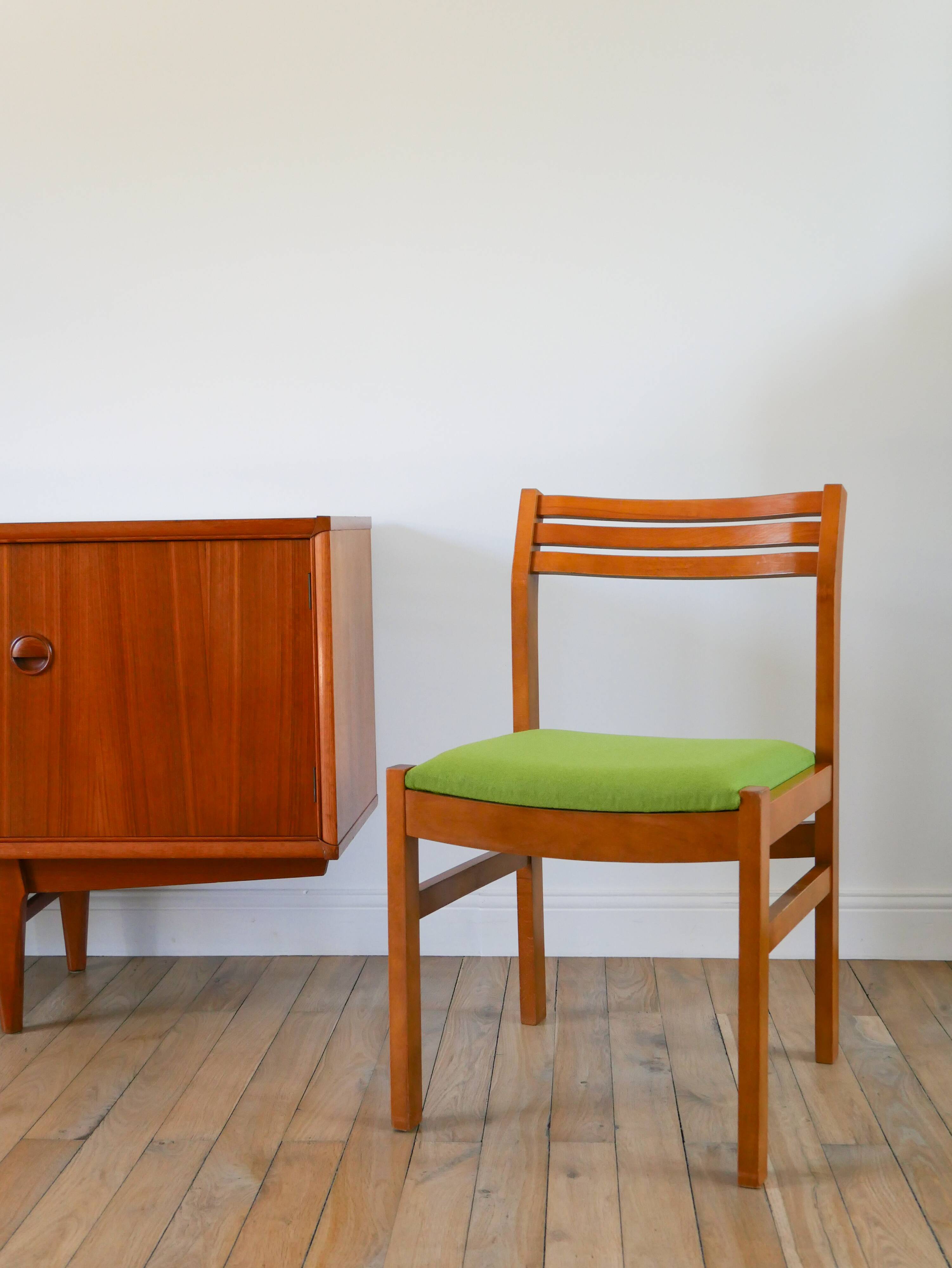 Set of 4 Scandinavian beech wood chairs, green wool, 1960.