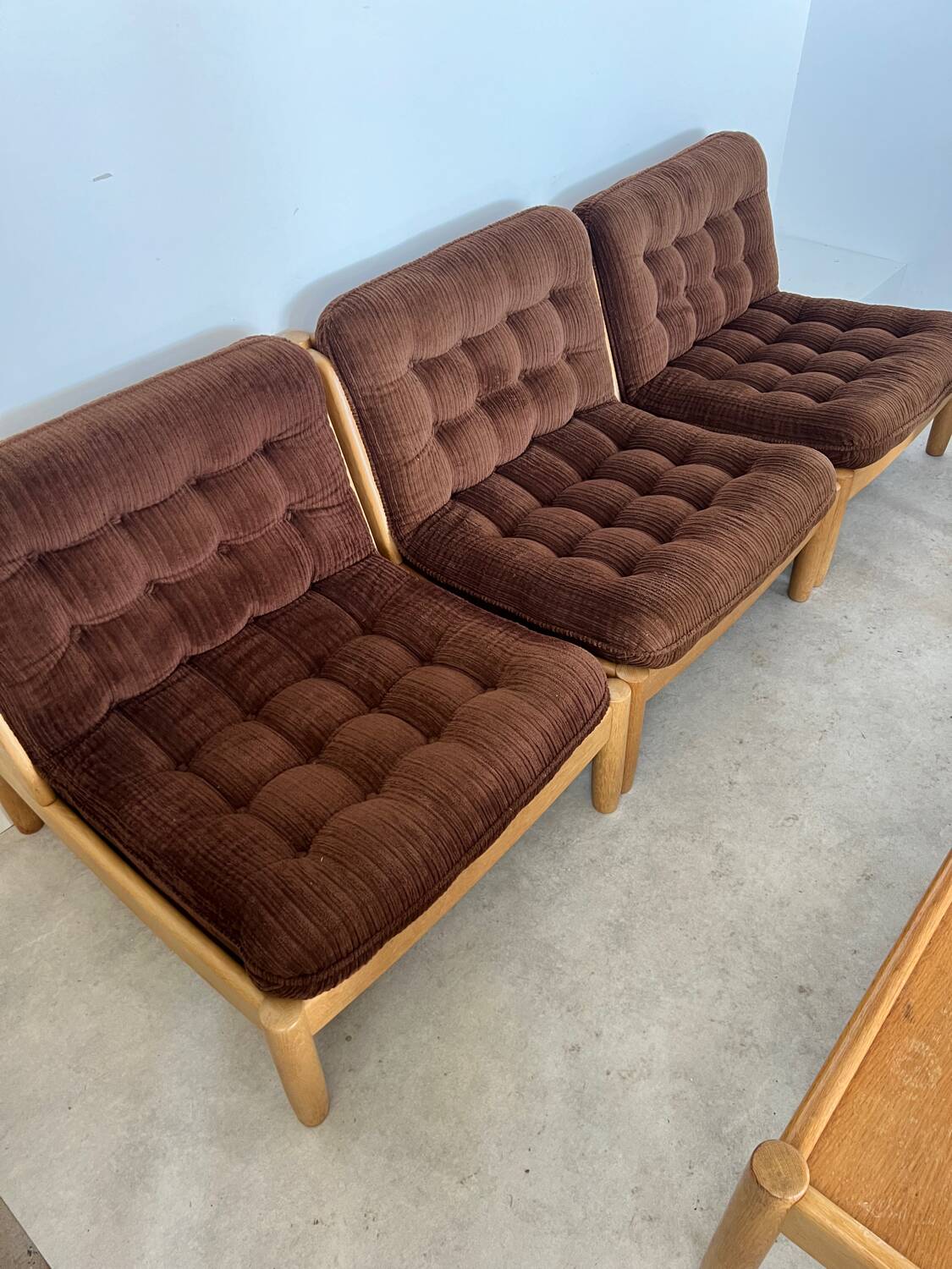 Old modular living room 7 armchairs and vintage Scandinavian design coffee table from the 60s