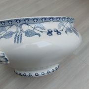 Sarreguemines tureen décor hazelnuts