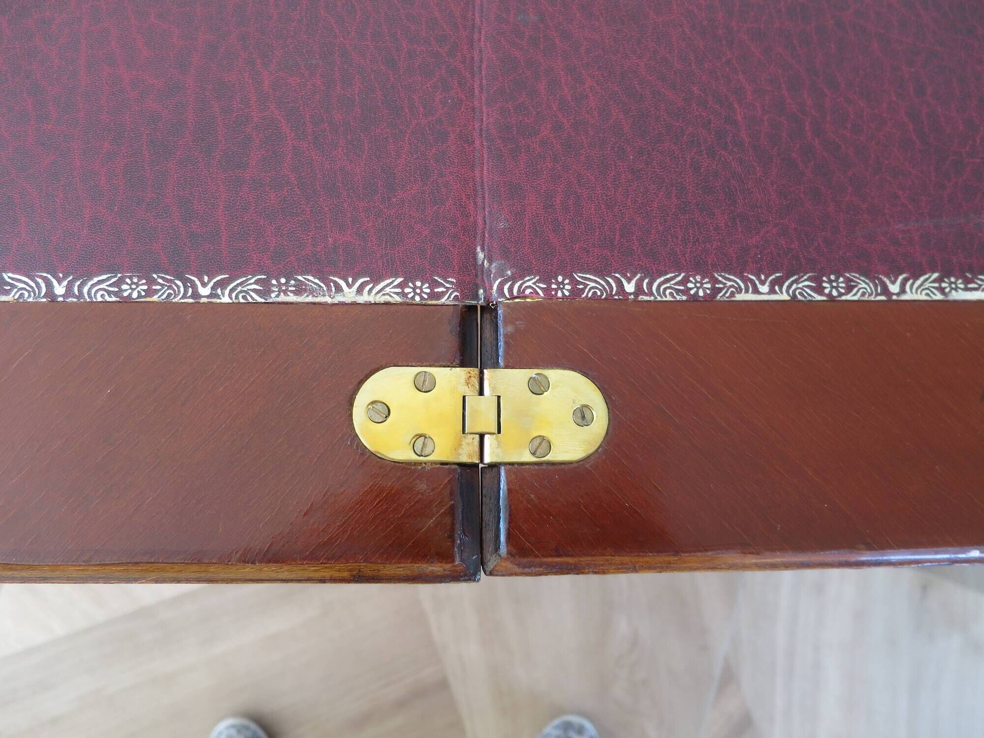 Rare - portfolio game table in marquetry and decorative bronze - Louis XVI style - Early 1900