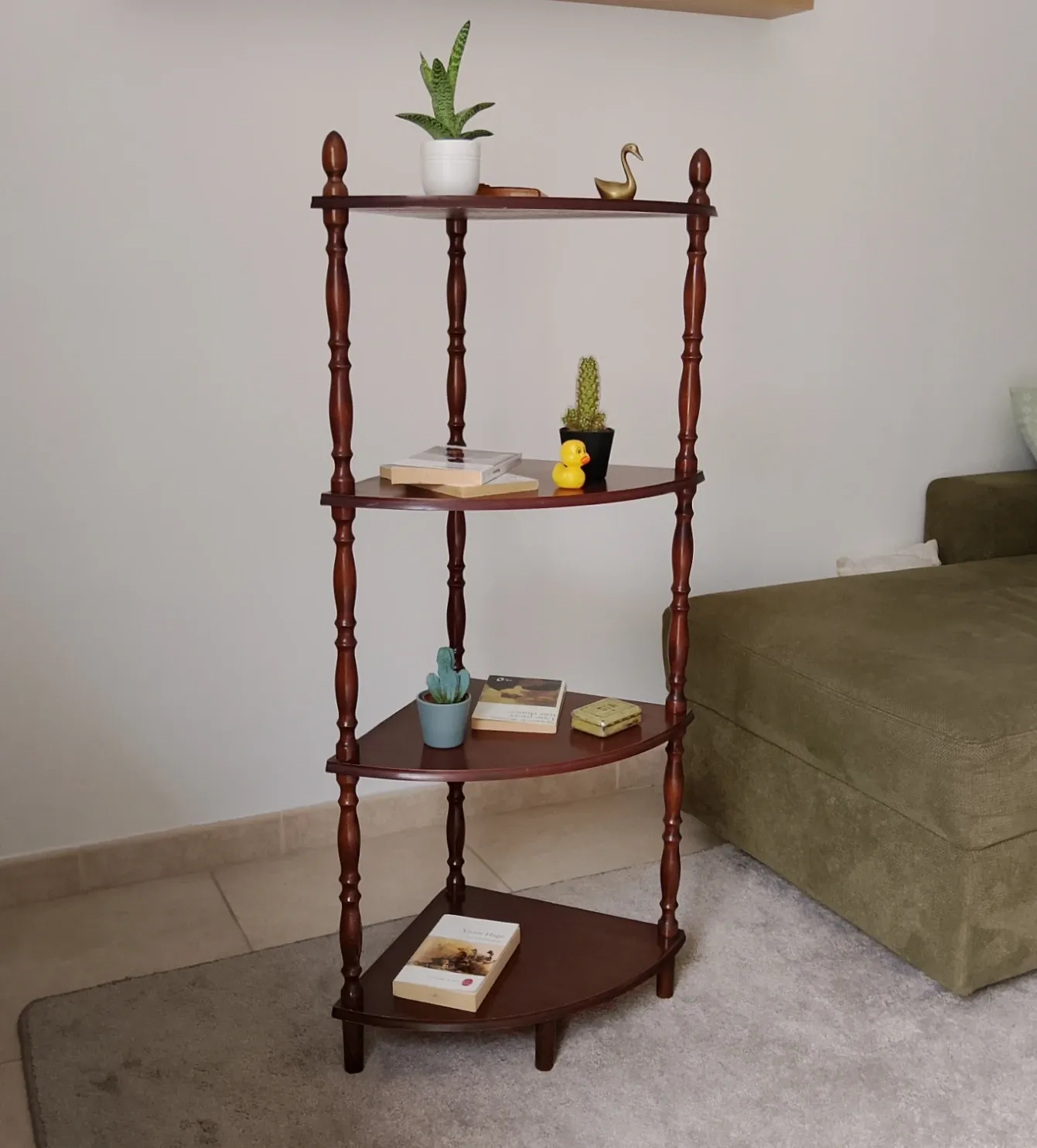 Vintage corner shelf from the 70s/80s.