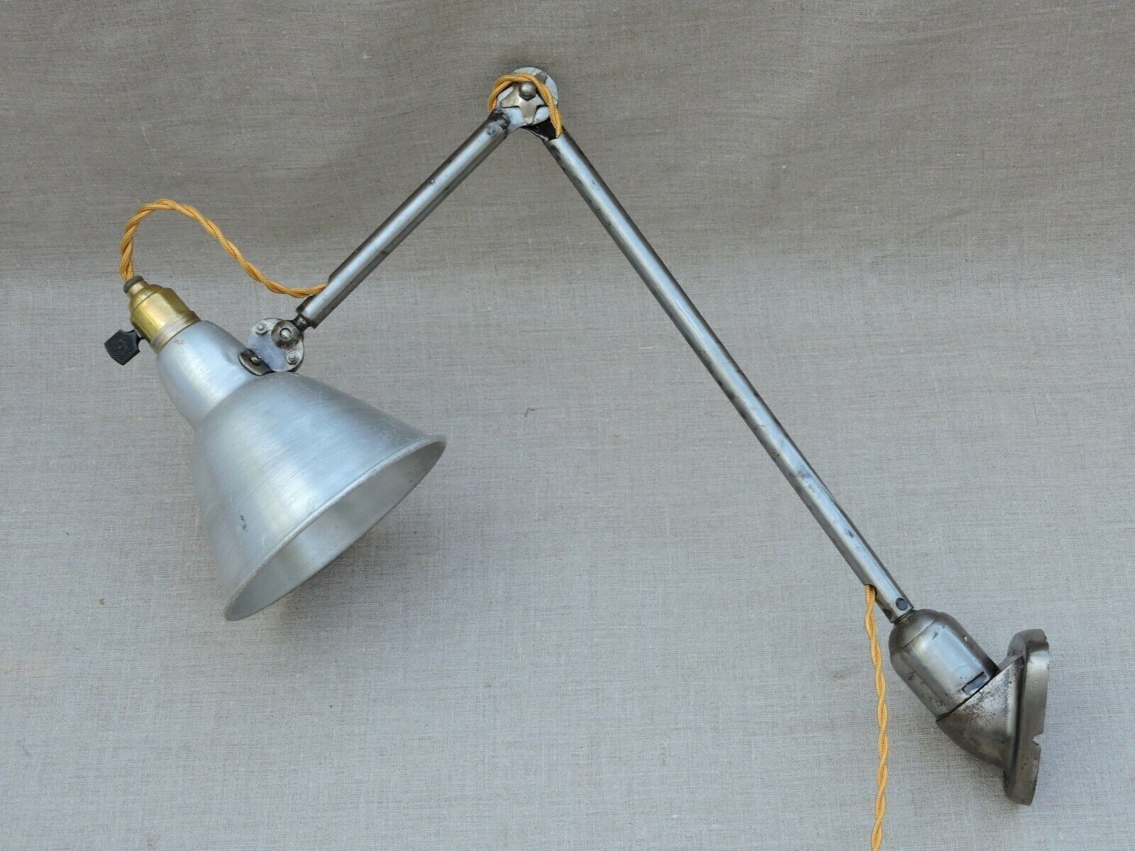 Vintage lamp applying Mazda small model workshop wall