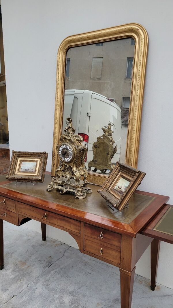 Bureau plat de style Louis xvi en acajou 19ème