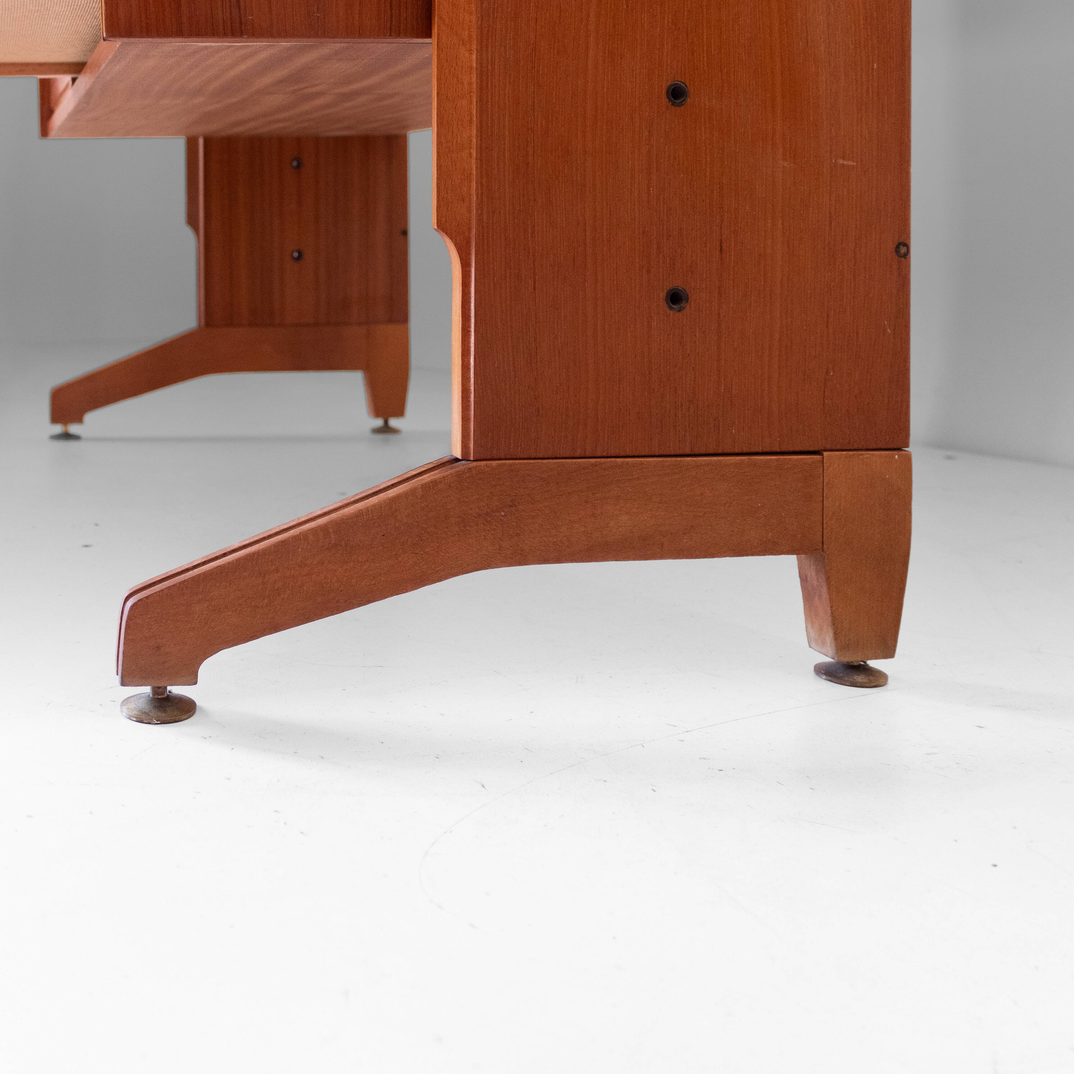 Vintage Italian Freestanding Teak Bookcase / Wall Unit in the Style of Dass
