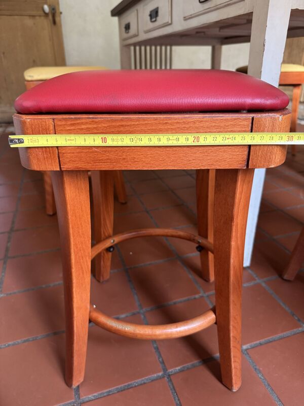 Lot de 8 tabourets en bois Hutten – mobilier vintage / professionnel