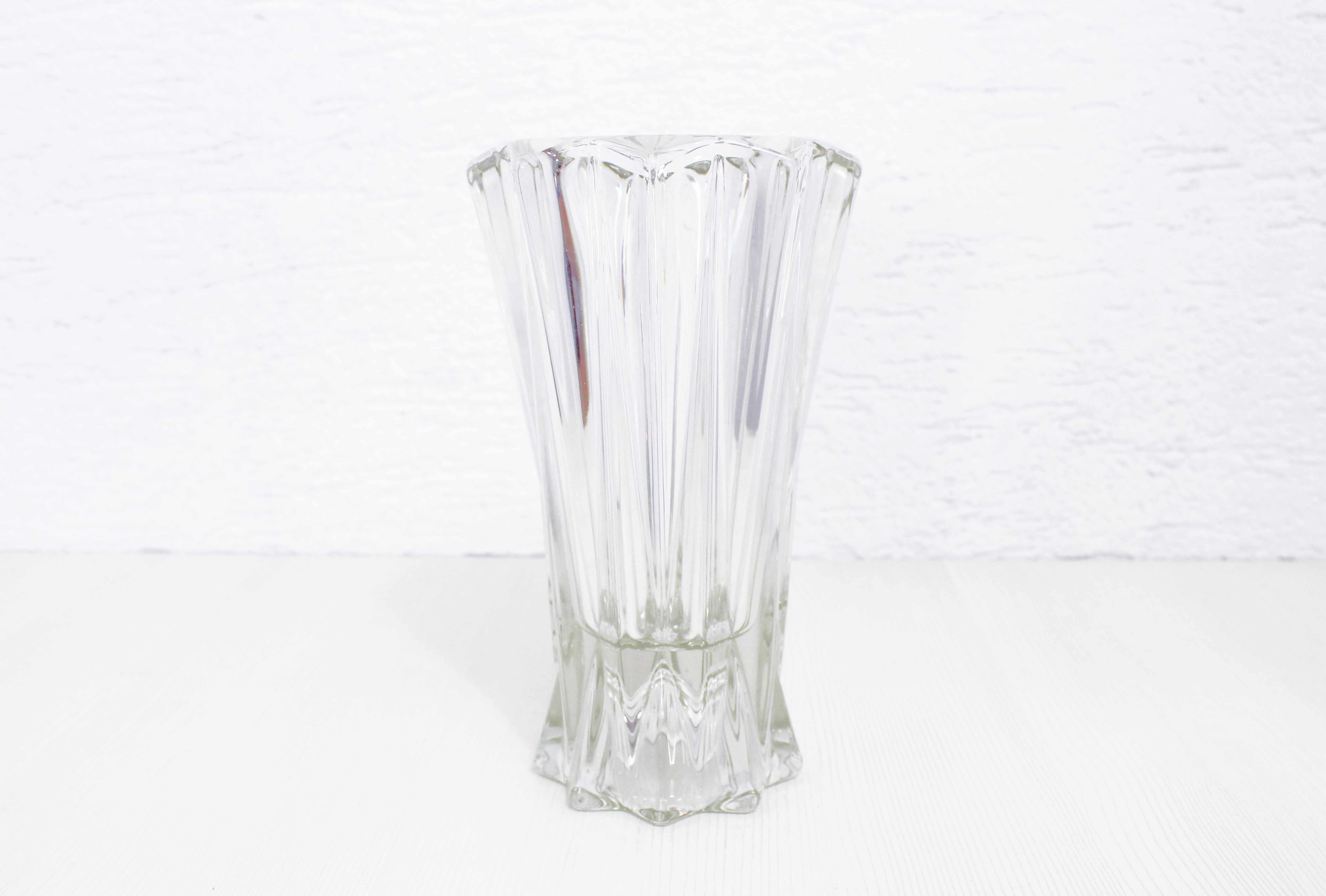 Diamond-shaped glass vase