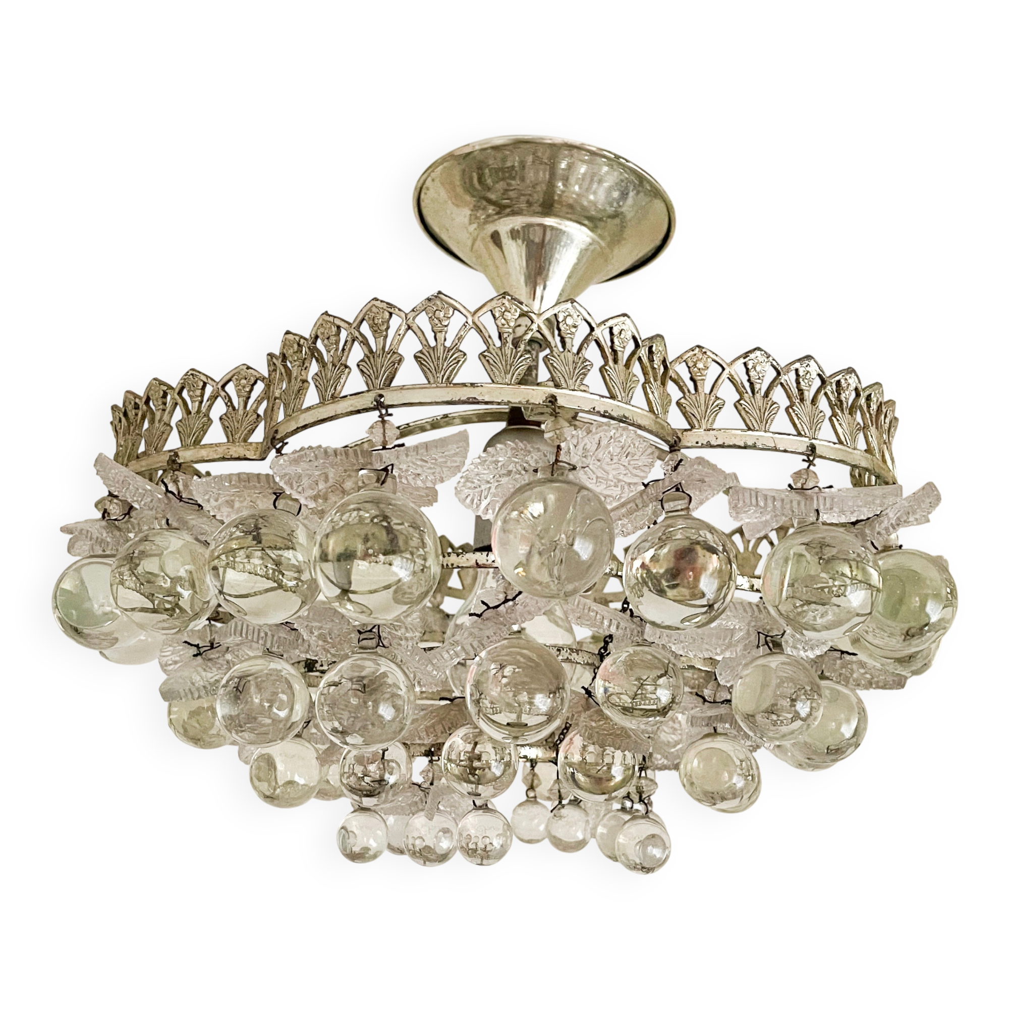 Vintage crystal ceiling light decorated with leaves and clusters – Spain