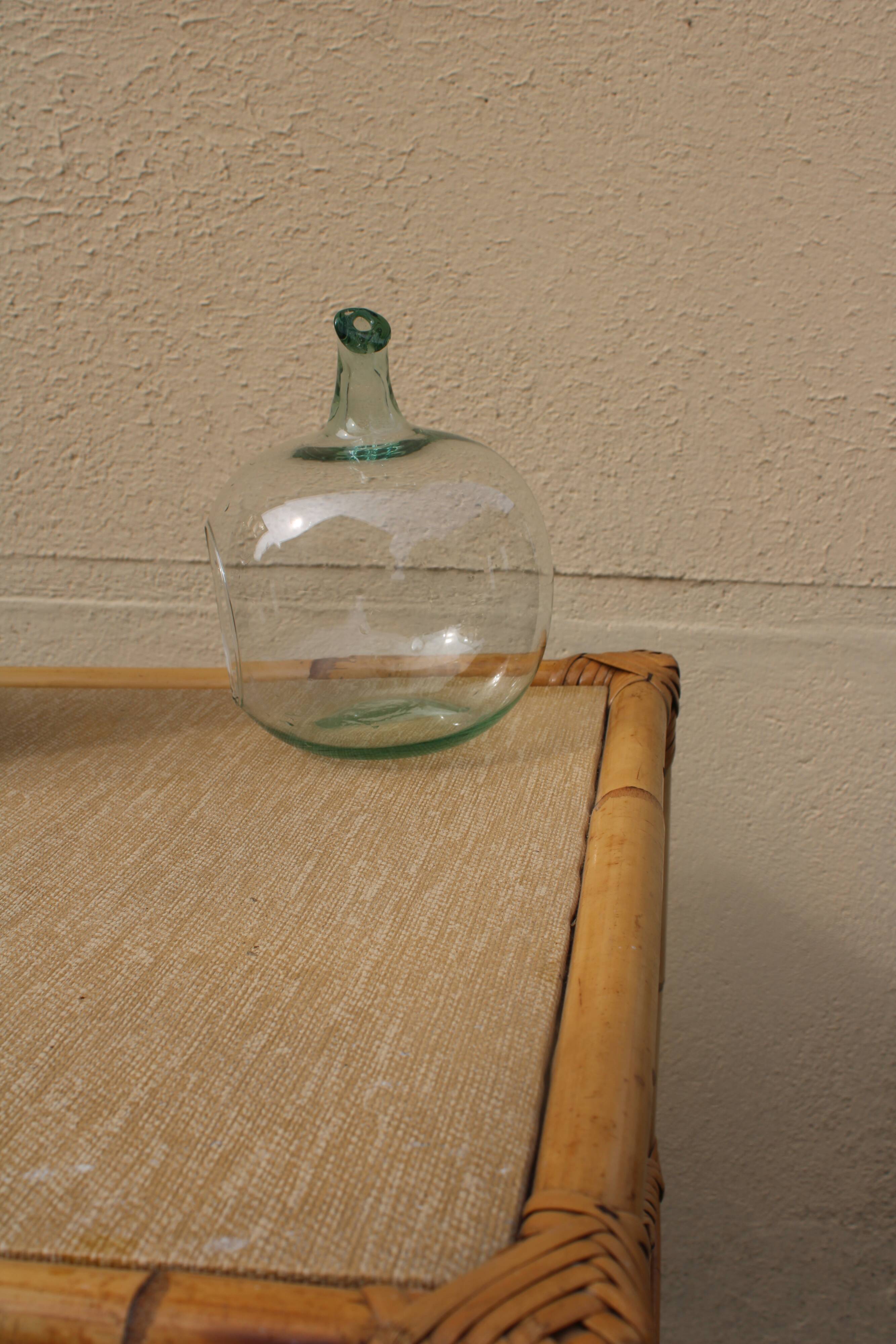 Apple-shaped terrarium vase