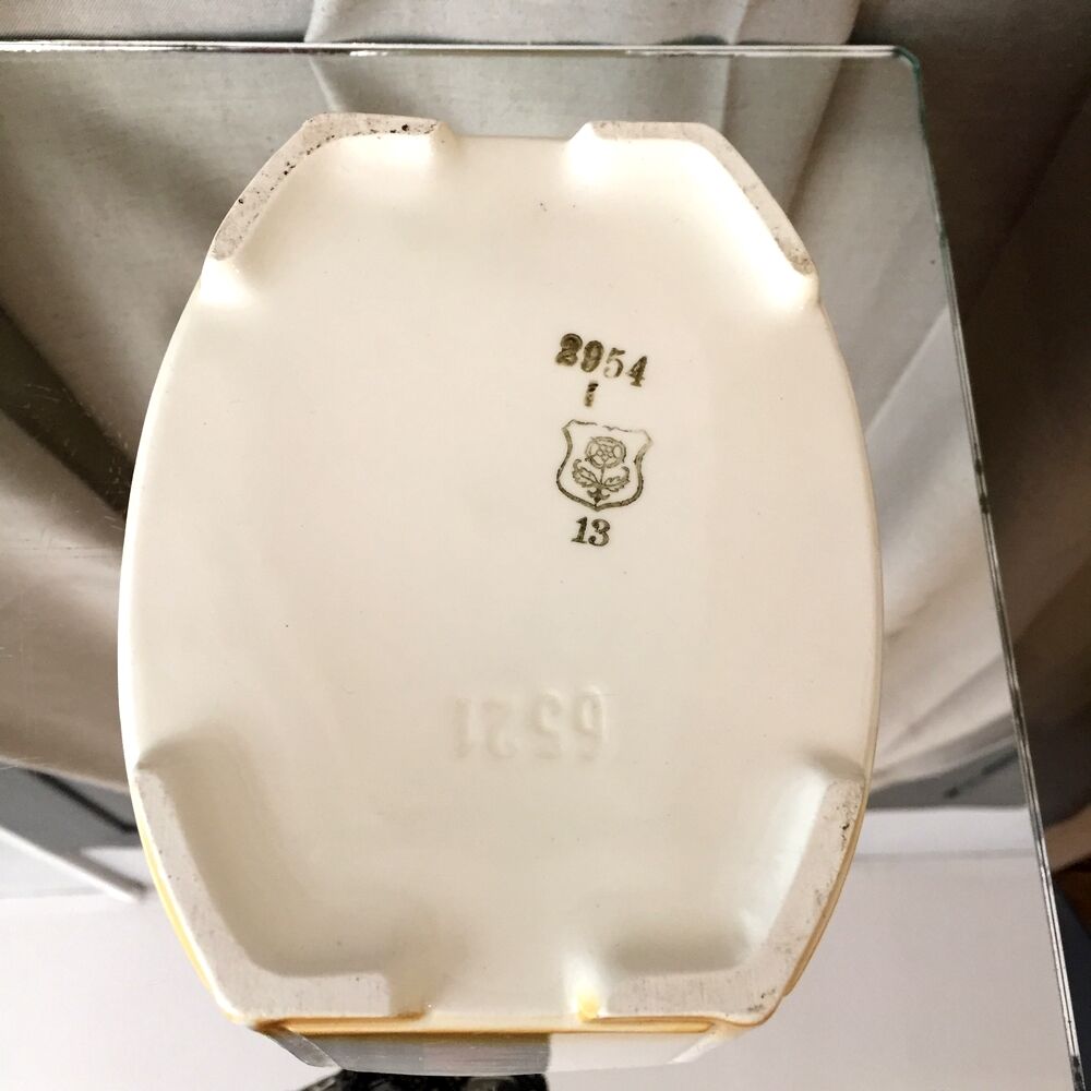 Boîte en porcelaine a biscuits des annees 1930 1940