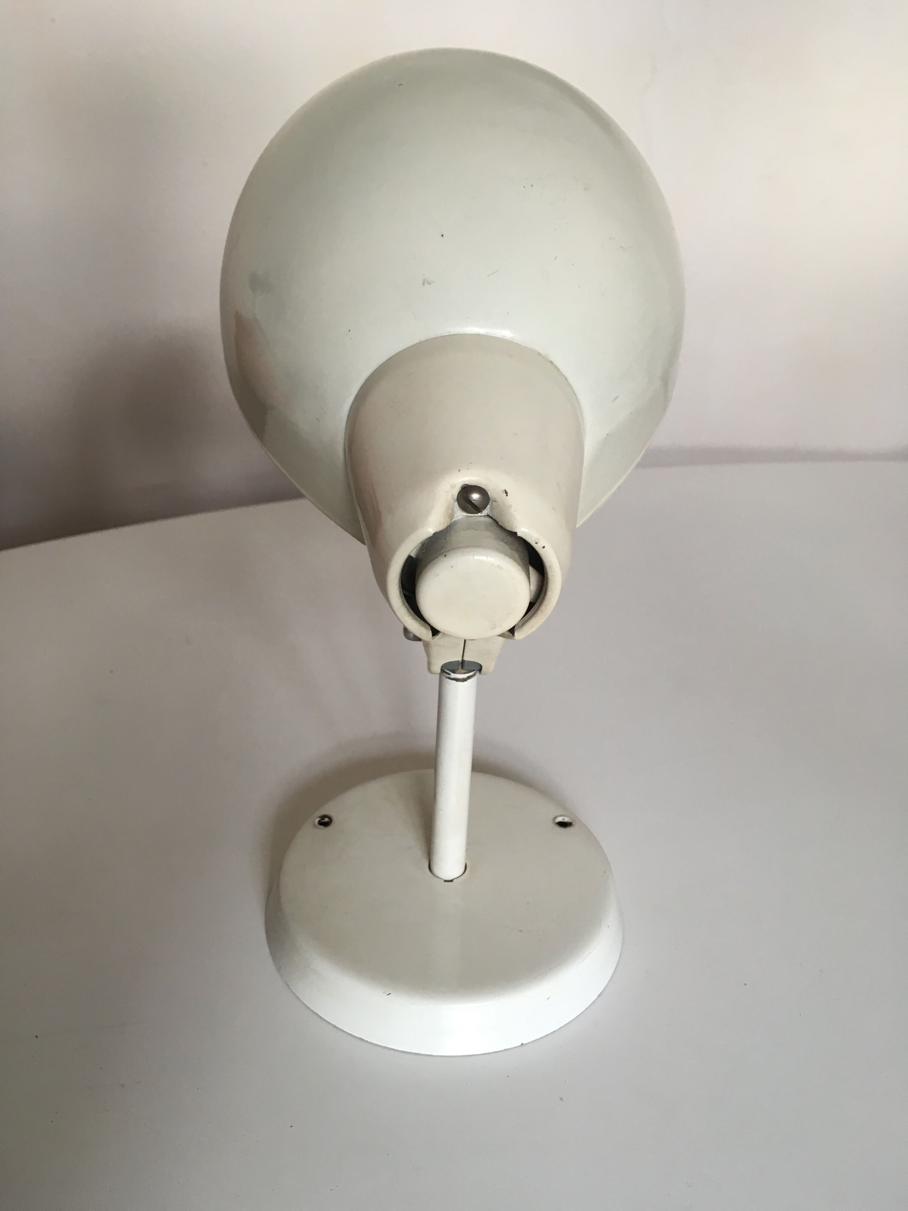 Apply 70 s articulated lacquered metal