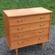 Vintage oak chest of drawers with 4 drawers from the 1960s.