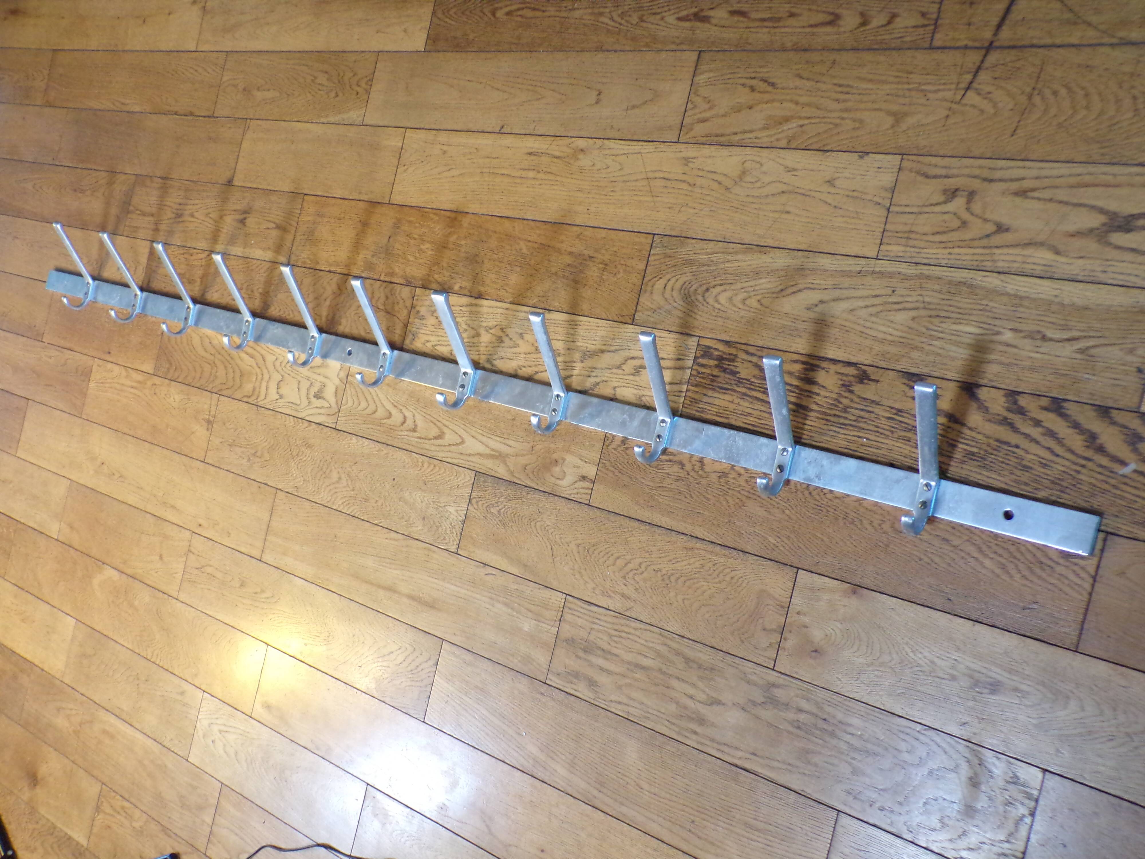 School coat rack bar 11 racks 2m