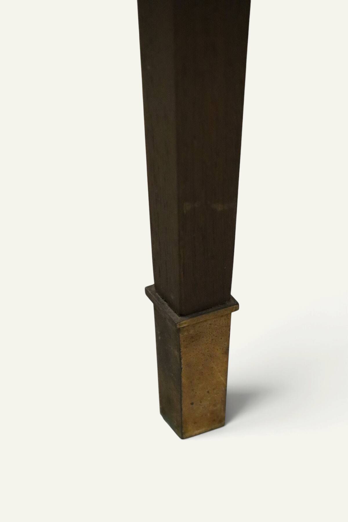 Dining table in mahogany, Neo-Classical style, Art Deco period, 1940.