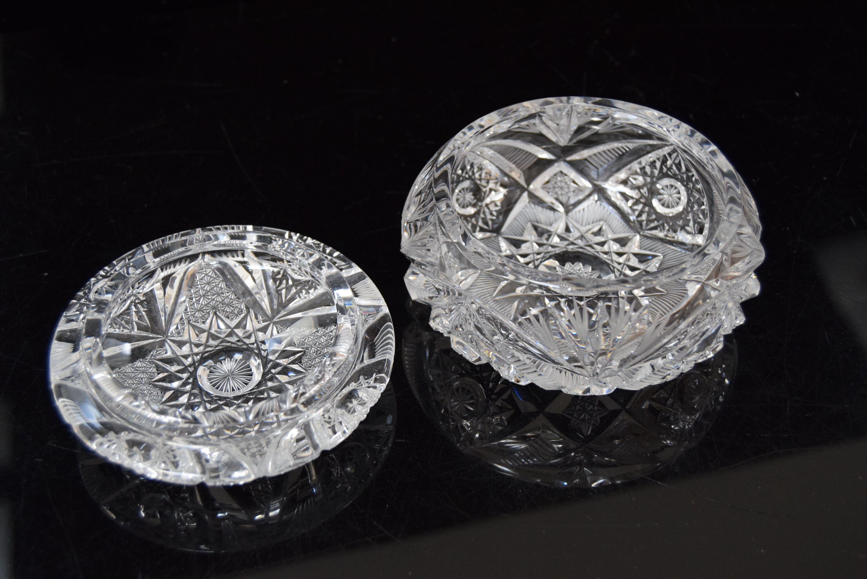 Sugary bowl,cut crystal glass,bohemia in the 1960's.