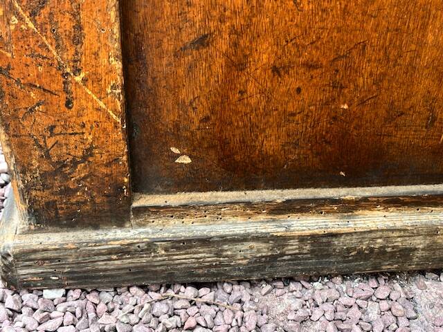 Cabinet - 4 drawer trade furniture with shell handles