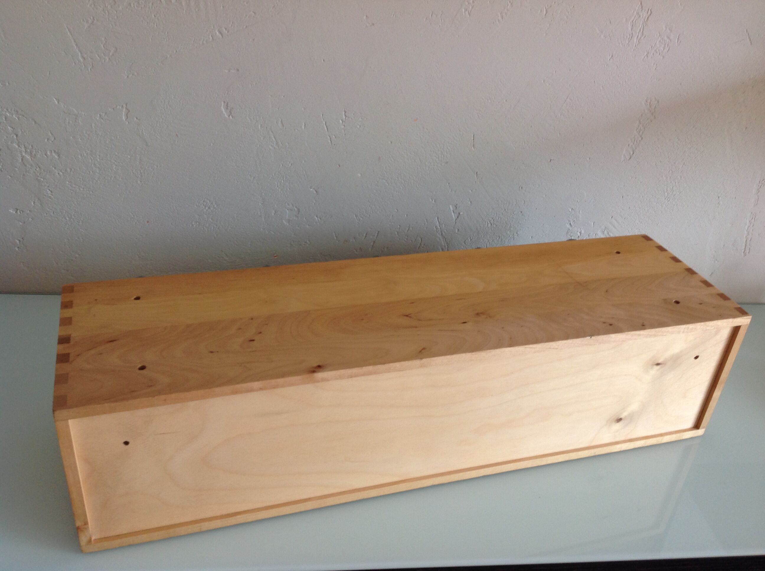 Wall stretch with glass epic drawers