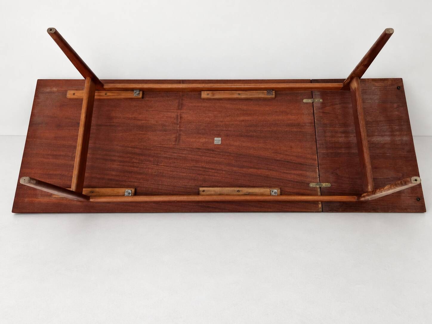 Table basse extensible en teck danois modèle PJ 56B par Grete Jalk, années 1960.