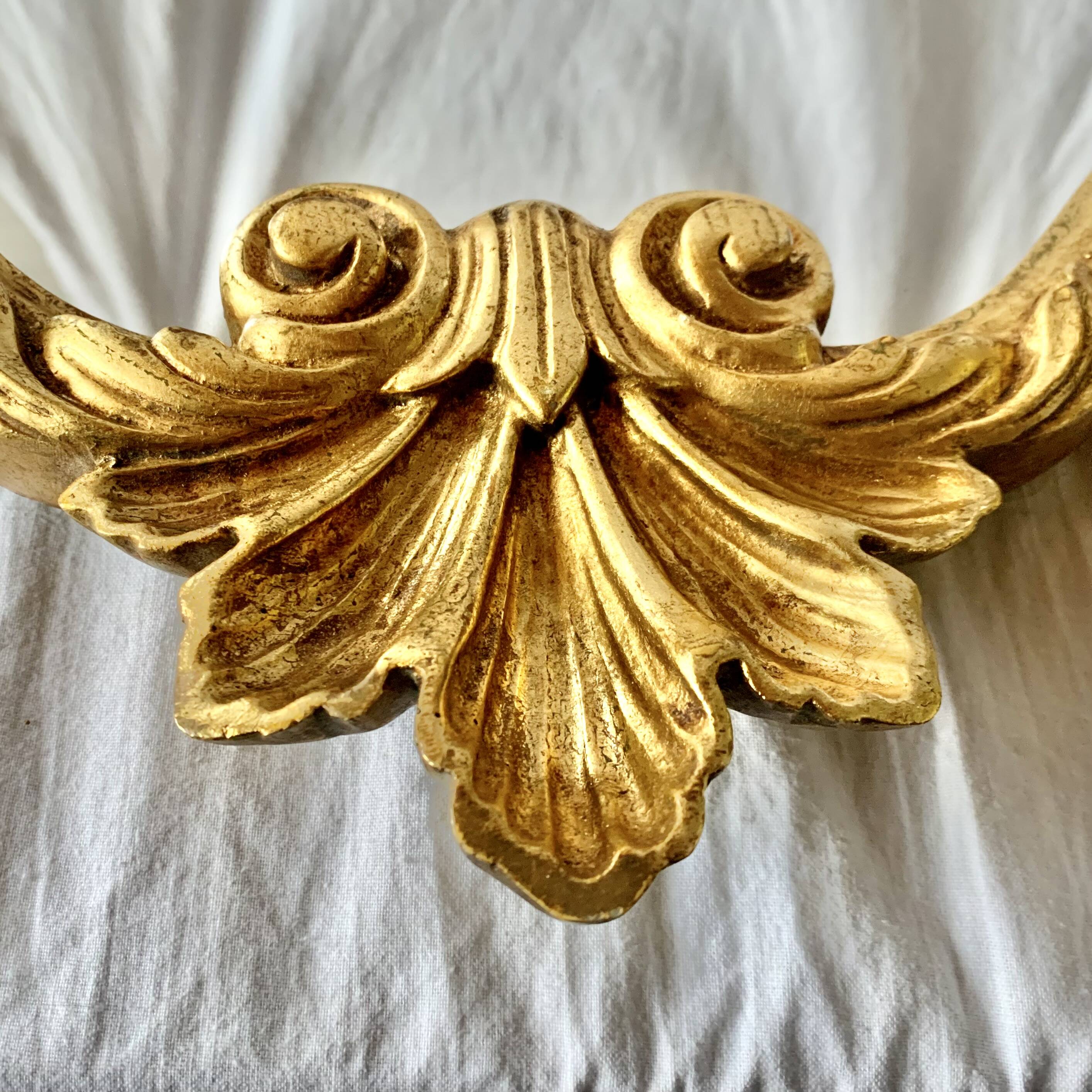 Golden resin rockery wall mirror - 62 x 44 cm