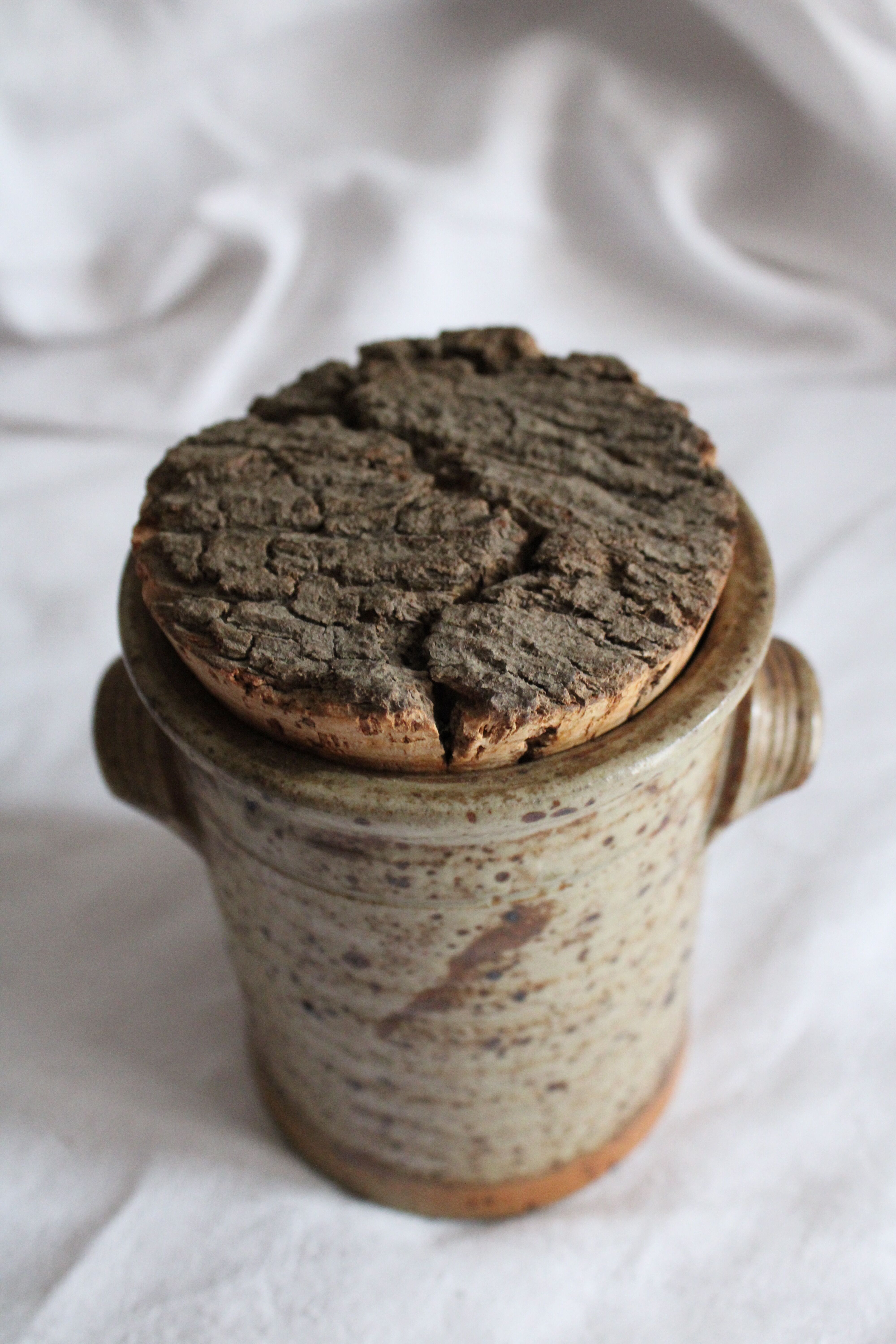 Corsican sandstone pot by D'Oletta