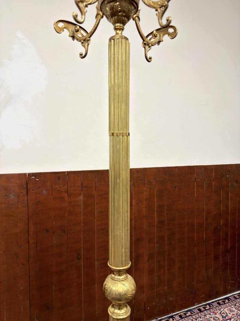 Porte-manteau classique en laiton antique